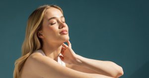 يقول المتسوقون إن كريم الجمال الكوري هذا الذي يبلغ سعره 12 دولارًا يجعل بشرتهم تبدو “حيوية” و”أصغر سنًا”