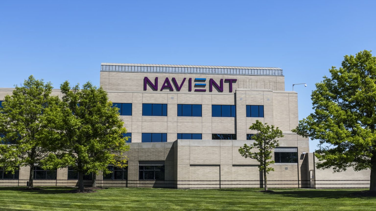 إليك المقترضين من قروض الطلاب من Navient الذين قد يكونون مؤهلين للحصول على إعفاء بموجب تسوية بقيمة 120 مليون دولار