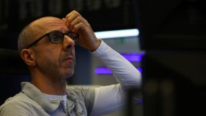 الأسهم الأوروبية تنهي الأسبوع على انخفاض 2.5%، الأسوأ منذ هبوط أوائل أغسطس