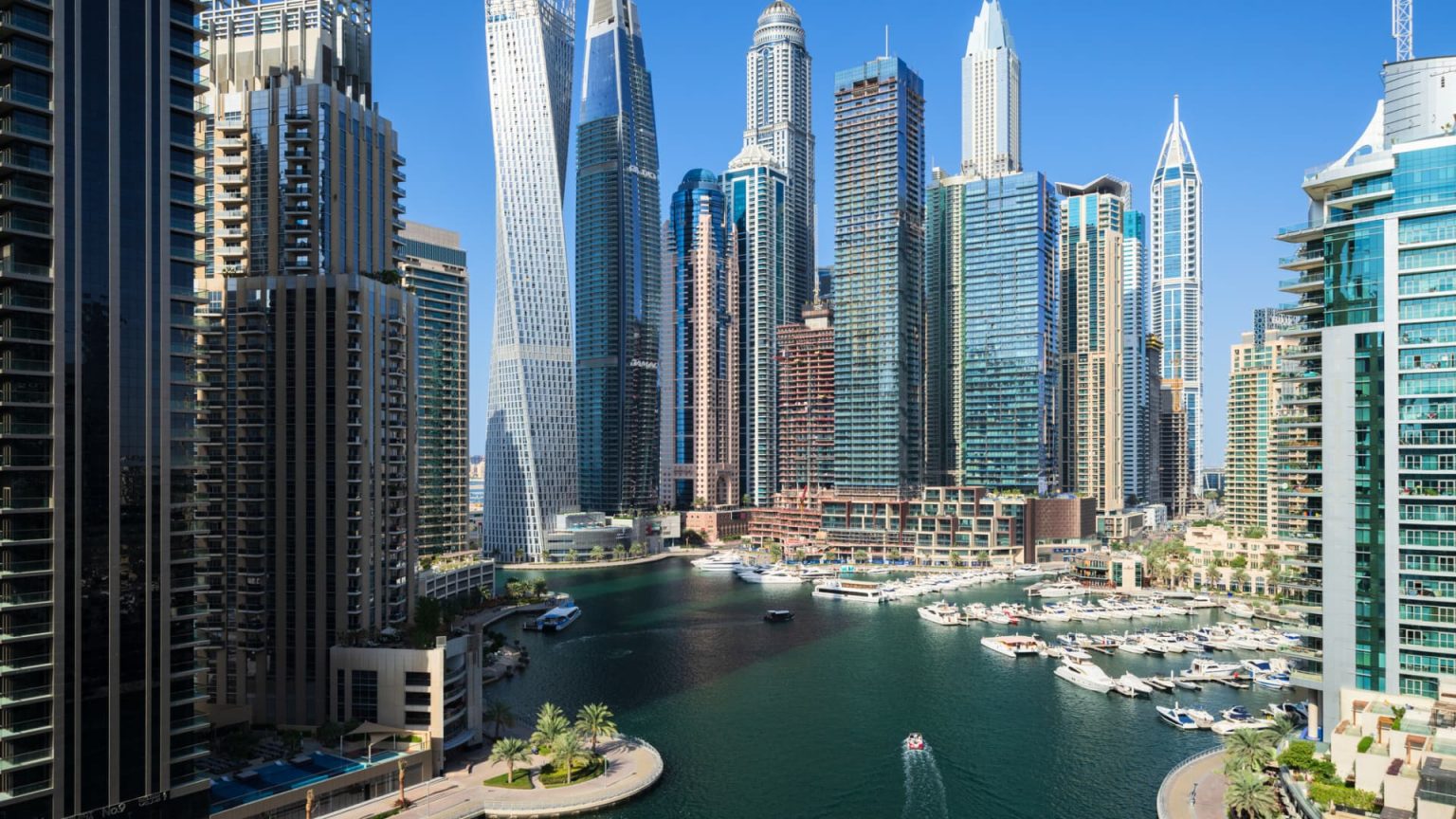 الرئيس التنفيذي لشركة داماك العقارية يعرب عن مخاوفه بشأن دبي “المكلفة”