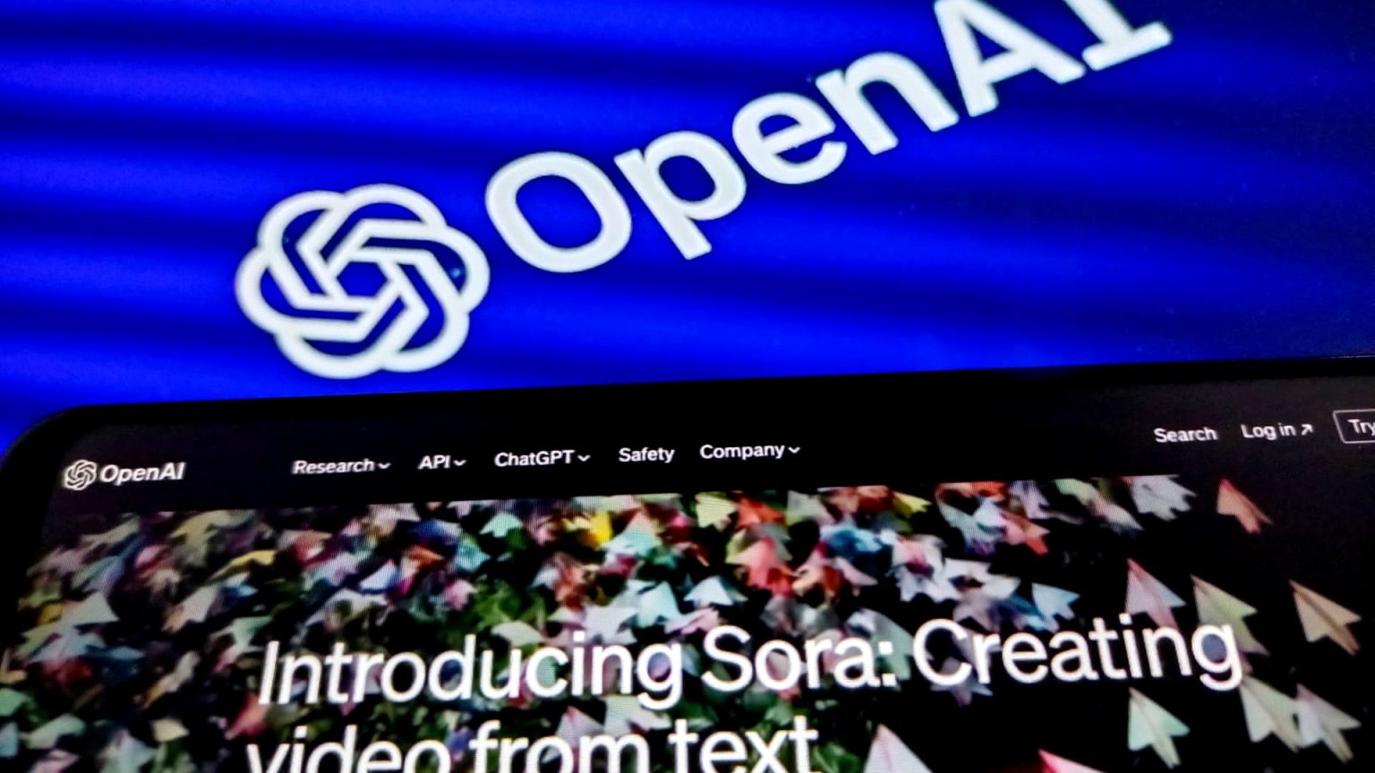 يخبر المدير المالي لشركة OpenAI المستثمرين بأن جولة التمويل يجب أن تغلق بحلول الأسبوع المقبل على الرغم من مغادرة المسؤولين التنفيذيين