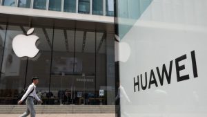 هواوي تتطلع إلى التفوق على آبل بإطلاق منتج بعد ساعات فقط من الكشف المتوقع عن iPhone 16