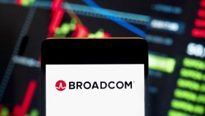 الأسهم التي تشهد أكبر التحركات بعد ساعات العمل: Broadcom وDocuSign وUiPath والمزيد