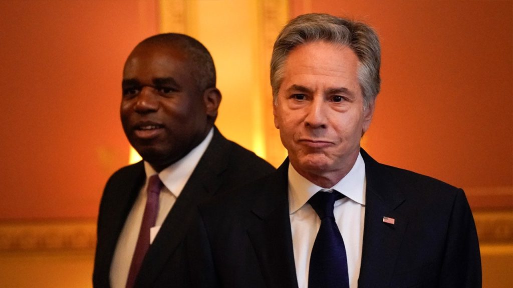 بلينكن يؤكد أن إيران تزود روسيا بصواريخ باليستية قصيرة المدى