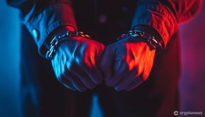 مالك شركة عملات مشفرة متهم برشوة الشرطة للحصول على معلومات حساسة لابتزاز الضحية