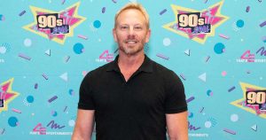 إيان زيرينج من مسلسل Beverly Hills, 90210 كان يعتقد أن ستيف سينتهي به الأمر في السجن – لكنه يحب النهاية الفعلية (حصريًا)