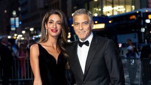 لا أحد يفعل ربطة عنق سوداء تمامًا مثل جورج وأمل كلوني