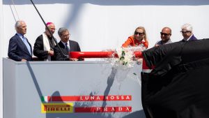 برادا في رحلة بحرية: كيف ألهمت يخوت Luna Rossa التابعة للدار خط Linea Rossa الخاص بها – وكيف انتشرت على منصات العرض