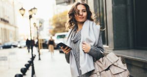 السترات الطويلة رائجة – إليك أكثر 19 سترة رائعة رأيناها
