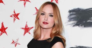 تقول Kaylee DeFer إن الانضمام إلى “Gossip Girl” كان “موقفًا مثيرًا للاهتمام” عندما انتهى طاقم الممثلين