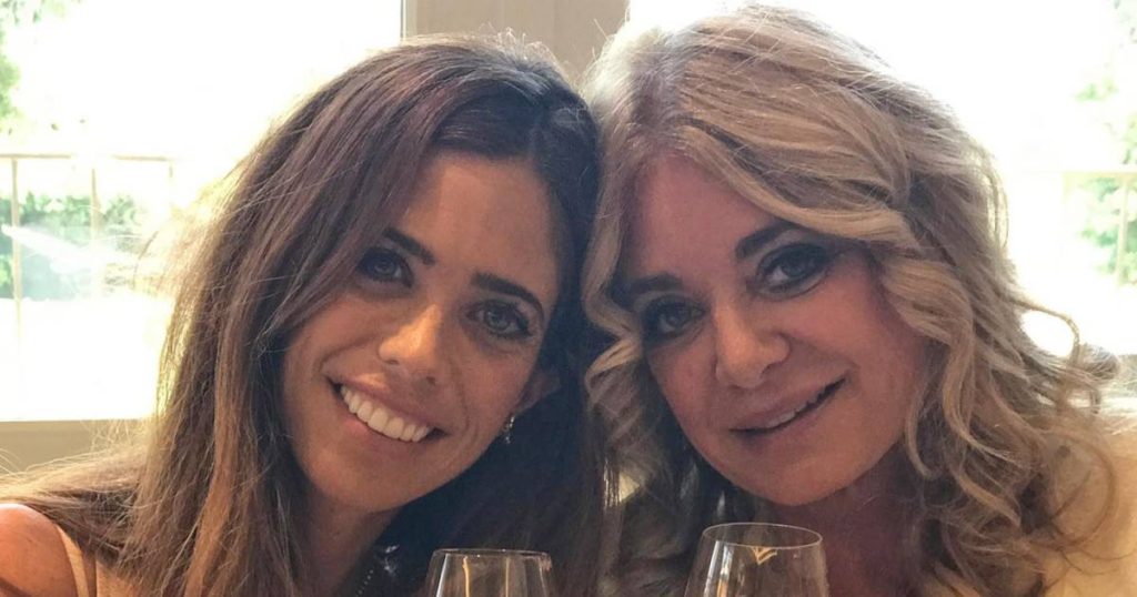 تشارك ليديا ماكلولين من RHOC معركة أمي جودي ستيرلنغ الخاصة مع سرطان الثدي