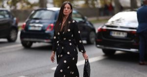تبدو فساتين الأمهات الغنية هذه أغلى بكثير مما هي عليه بالفعل – أقل من 40 دولارًا
