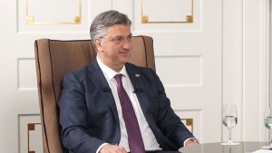 يقول رئيس الوزراء في كرواتيا أندريج بلينكوفيتش: “يجب أن نبقى ملتزمين بأوروبا”.