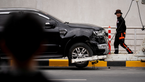 تحطم سيارة في المطار في الفلبين يقتل 2 ، بما في ذلك الفتاة الصغيرة