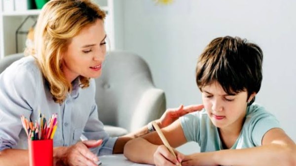 مربيات في الظل.. كيف تهدد سياسات ترامب مستقبل قطاع رعاية الأطفال؟