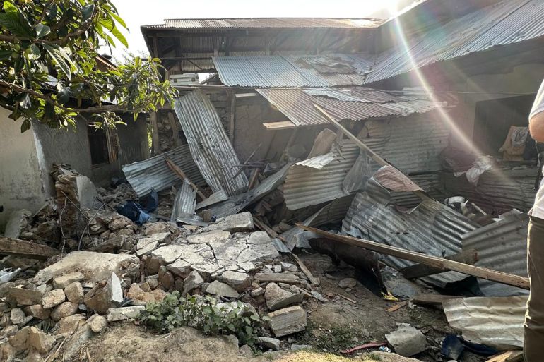 سكان في منطقة نهلم في كشمير الباكستانية يتحدثون للجزيرة نت عن الأضرار التي خلفها القصف الهندي
