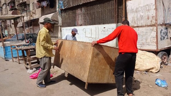 استمرار الحملات المكبرة لإزالة الإشغالات والأسواق العشوائية بضواحي بورسعيد .. صور