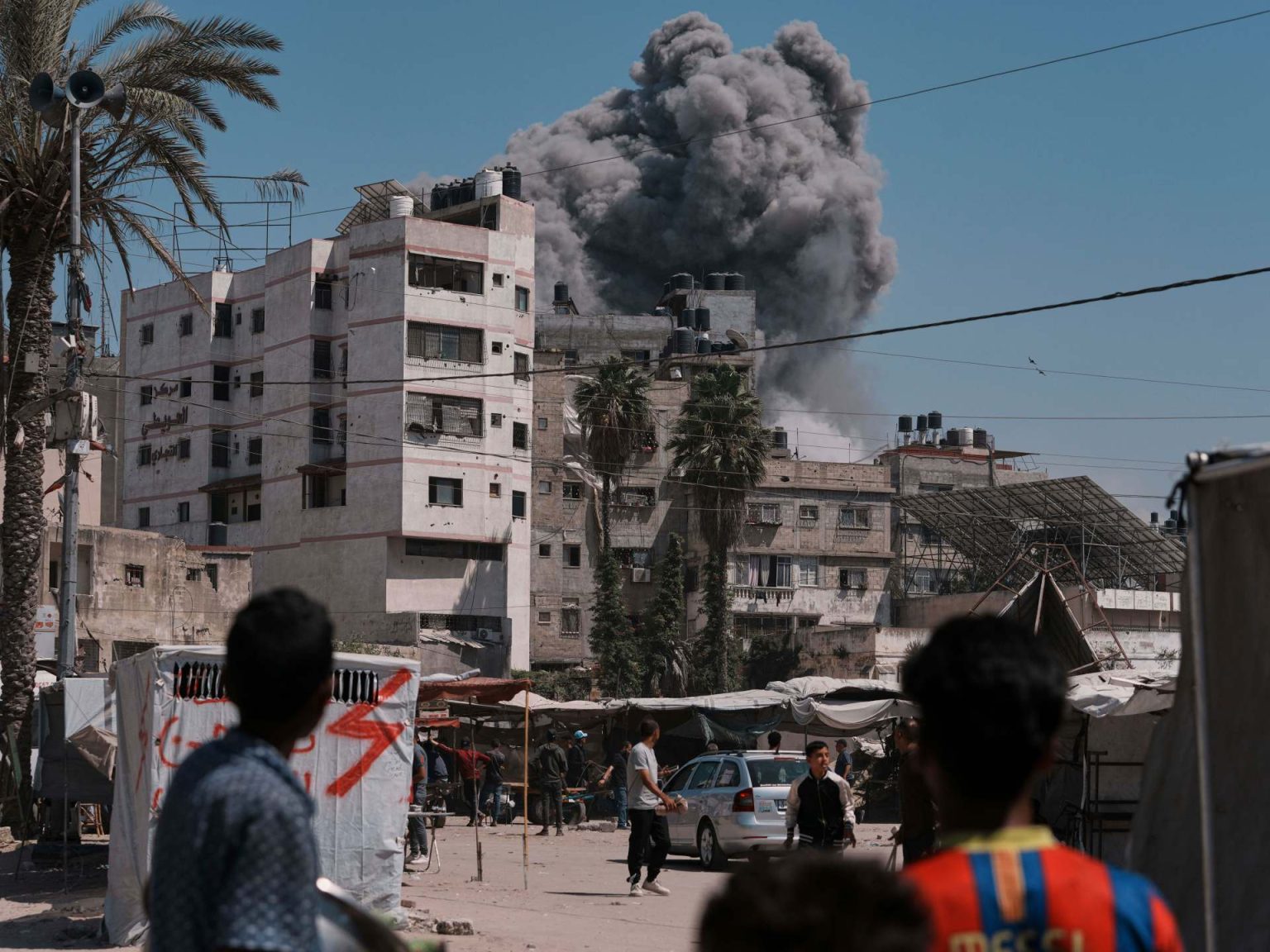 49 شهيدا في غزة والاحتلال يكثف غاراته على خان يونس