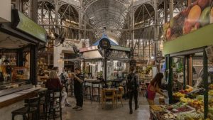 جافيير ميلي كورتس غير معلم النقود لاقتصاد الأرجنتين الدولاري