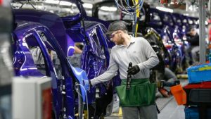 تخطط نيسان لجمع التبرعات بقيمة 7 مليارات دولار مع دعم الحكومة البريطانية