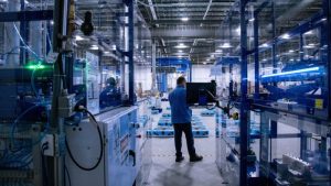 تجد الدراسات أن العمل مع الروبوتات يحمل إجهادًا عقليًا