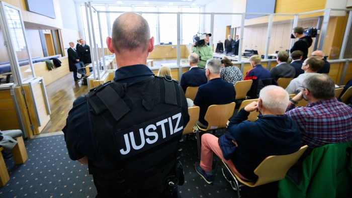 أربعة مديرين سابقين من فولكس واجن المدانين بسبب احتيال الديزل