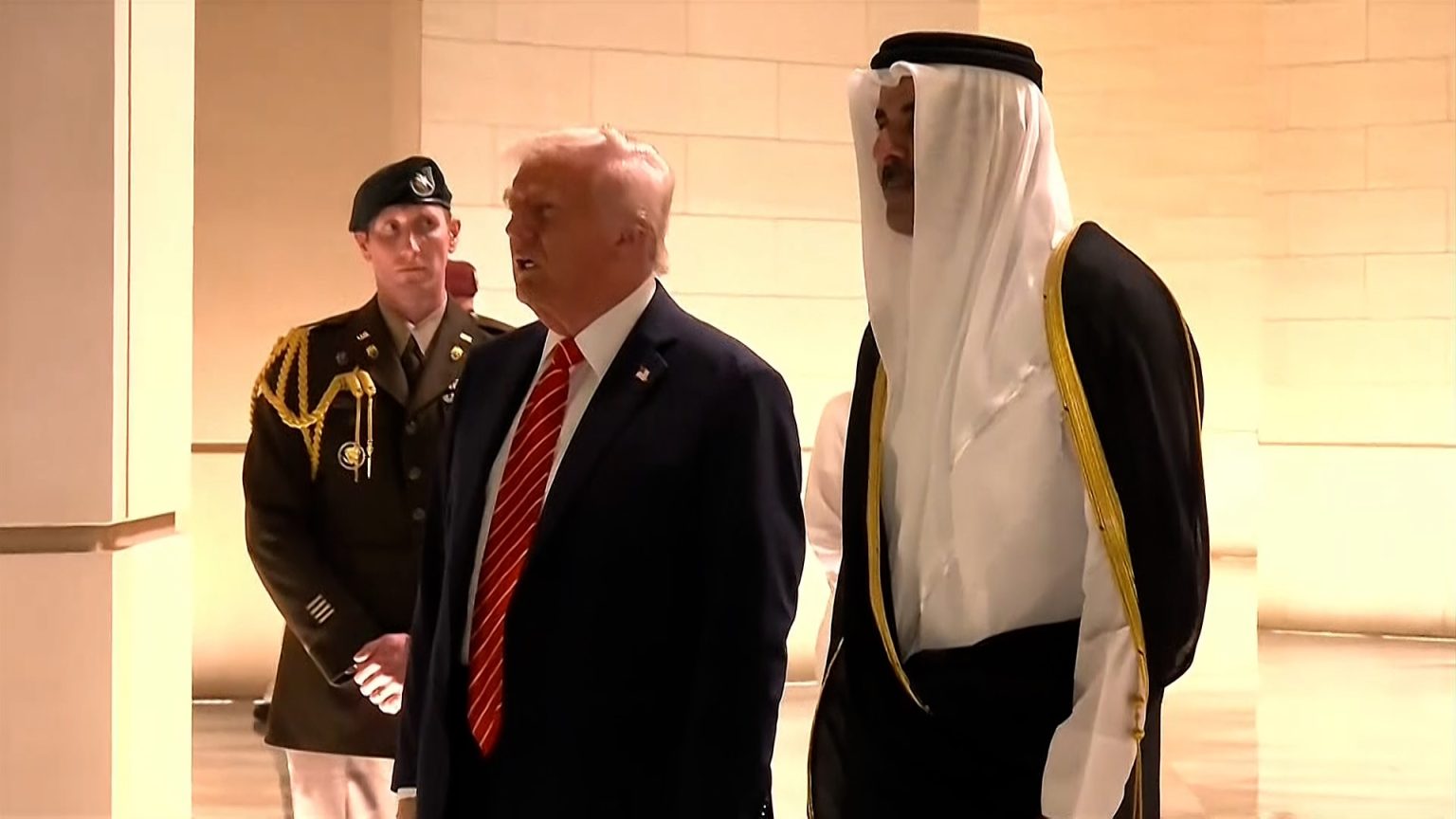 ما أبرز ما جاء في زيارة الرئيس الأميركي التاريخية لدولة قطر؟