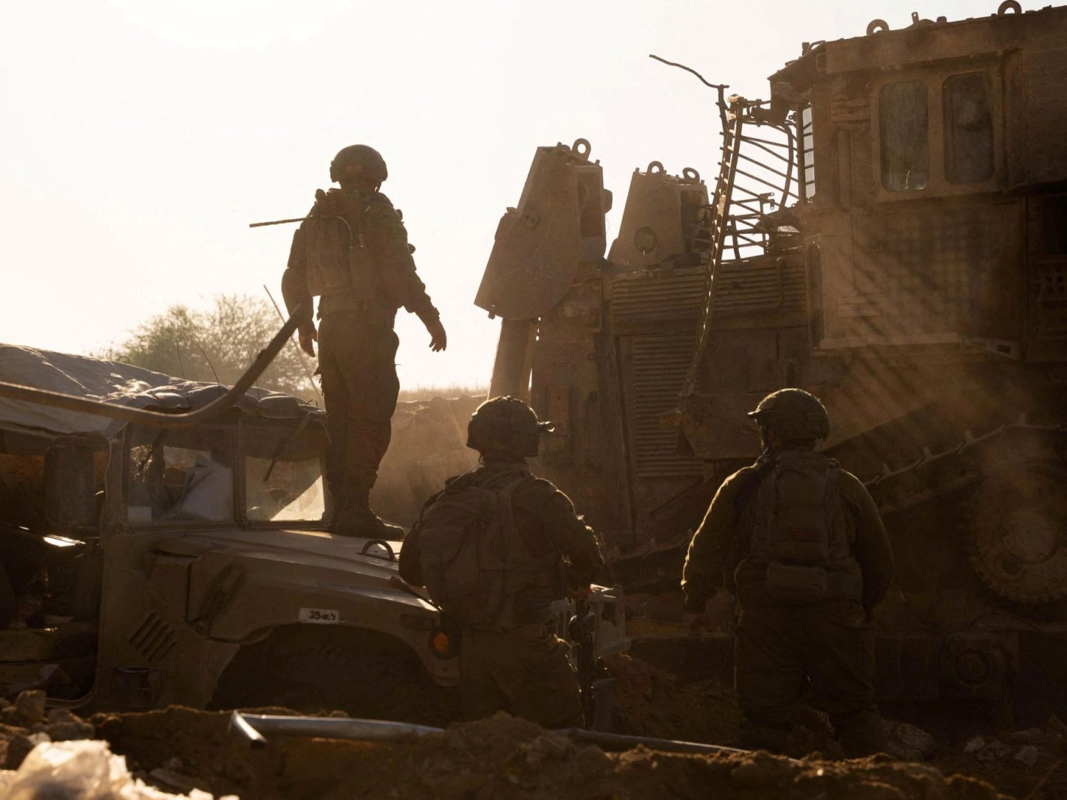 مقتل جندي في خان يونس وإطلاق 4 صواريخ من غزة