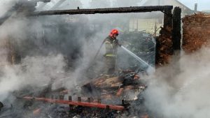 هجوم الطائرات بدون طيار أوكرانيا يترك الأسرة بعد ساعات من حديث ترامب مع بوتين