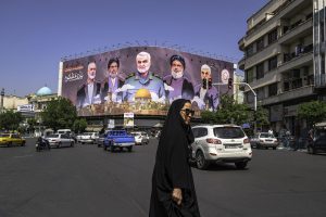 زرع عملاء الموساد أسلحة داخل إيران قبل الإضراب الإسرائيلي الضخم