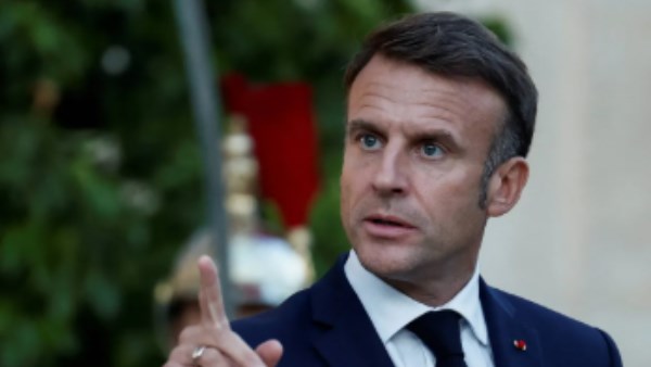 الرئيس الفرنسي يعارض توجيه ضربة عسكرية للبنية التحتية الإيرانية