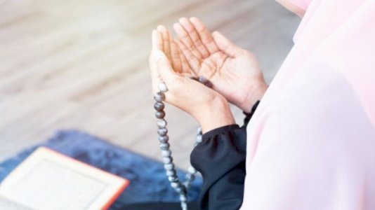 دعاء لزوجي في الصباح.. بـ 12 كلمة يصرف الله عنه نساء الكون