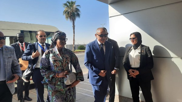 محافظ الأقصر يستقبل السيدة الأولى لجمهورية جامبيا في زيارة لدعم مرضى السرطان