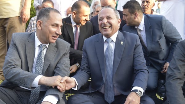 محافظ بورسعيد يشارك المصلين فرحتهم بعيد الأضحي بساحة مسجد بورفؤاد الكبير