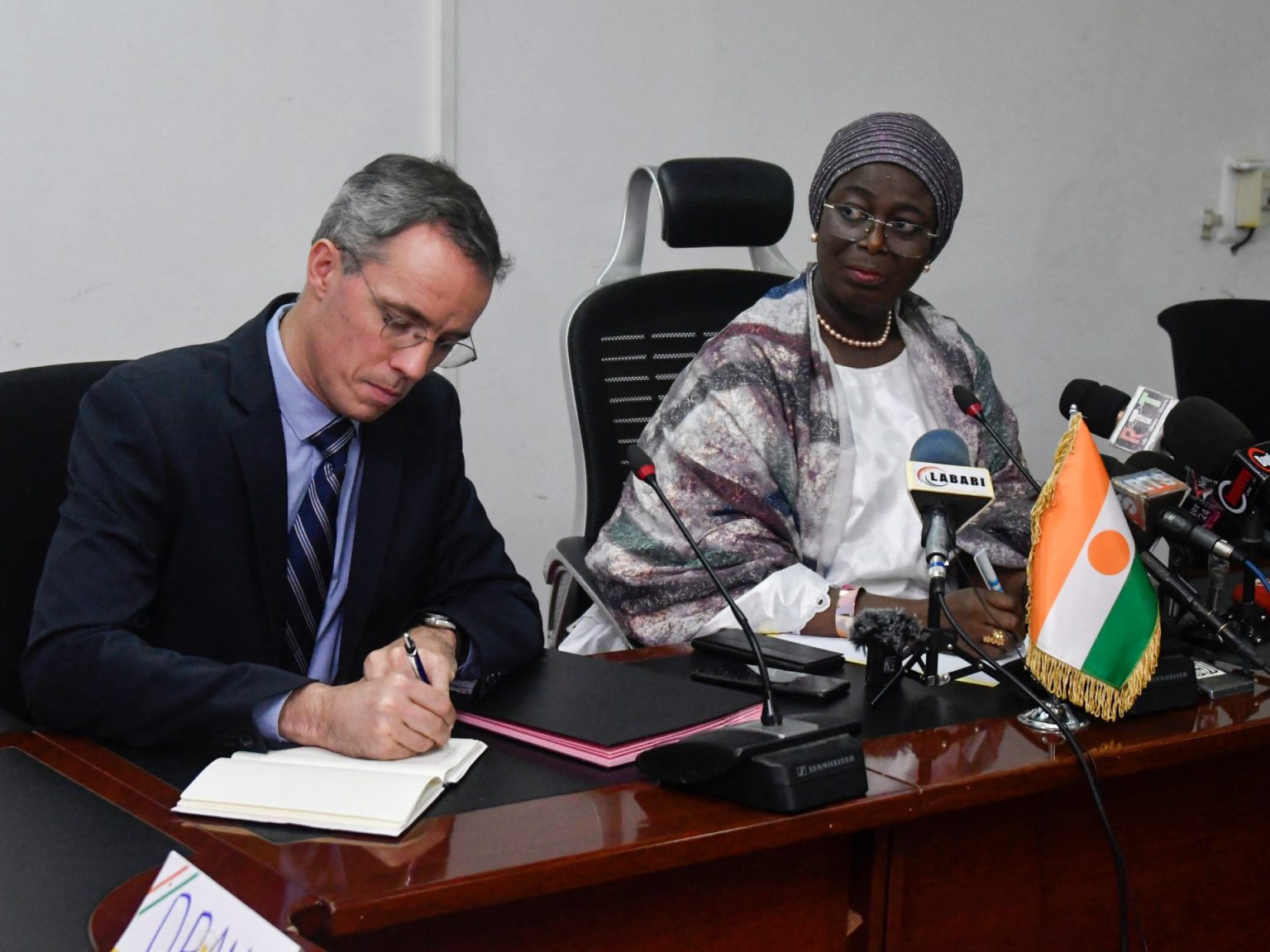 النيجر لتأمين منجم اليورانيوم تديره شركة تابعة للدولة الفرنسية