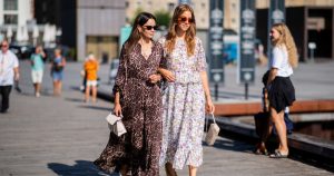 19 فساتين صيفية غارقة تمزج تشارلستون سحر وفئة الباريسية – كل ذلك على أمازون