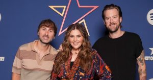 تشارلز كيلي يثير الفصل التالي لسيدي أ حيث يستمتعون بالحياة الأسرية و “إعادة ضبط موسيقية” (حصري)