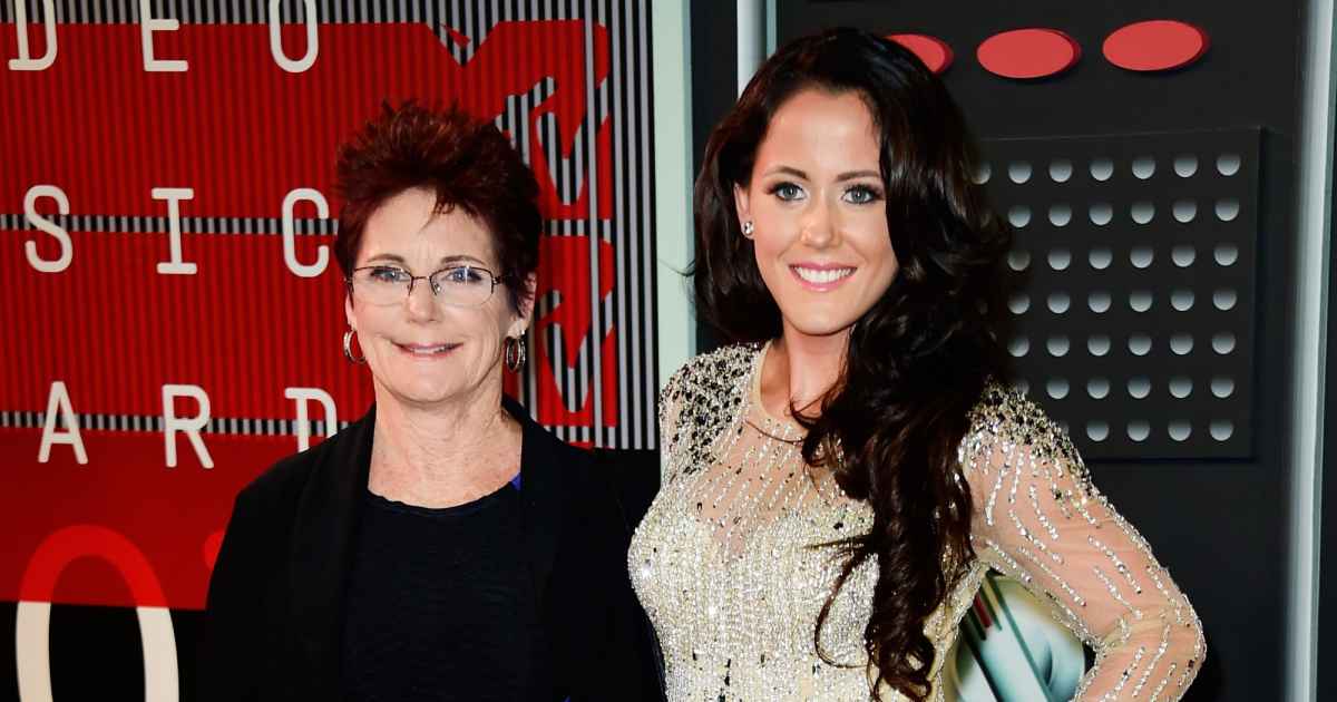 تشارك أمي في سن المراهقة جينيل إيفانز تحديثًا مفاجئًا على العلاقة مع أمي باربرا