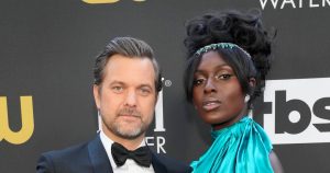 يشارك جودي تيرنر سميث منشورًا خفيًا عن الأشخاص الذين “يبدوون لطيفين” وسط دراما جوشوا جاكسون