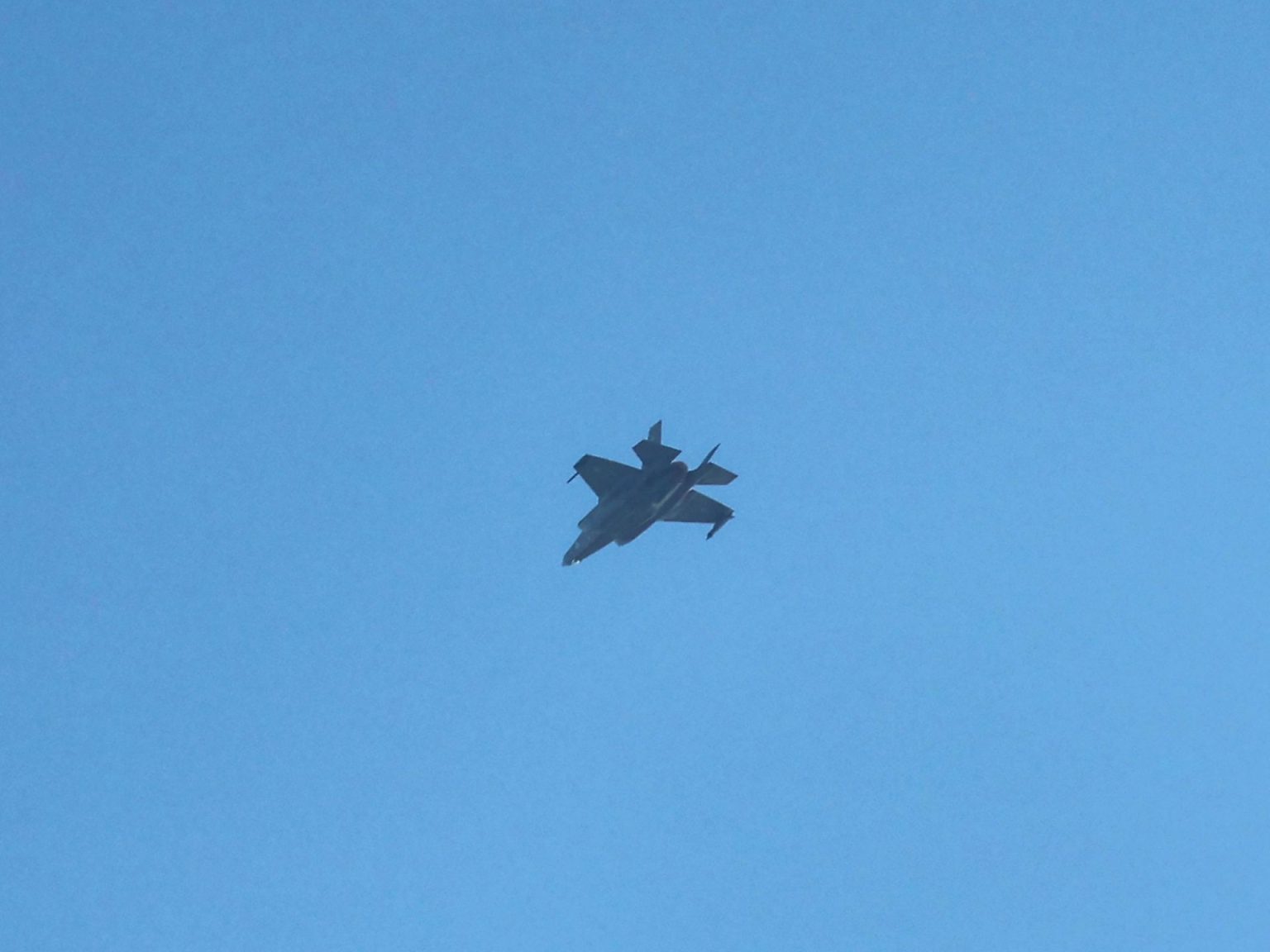 إعلام إيراني يؤكد أسر طيار إسرائيلي بعد إسقاط مقاتلة “إف-35”