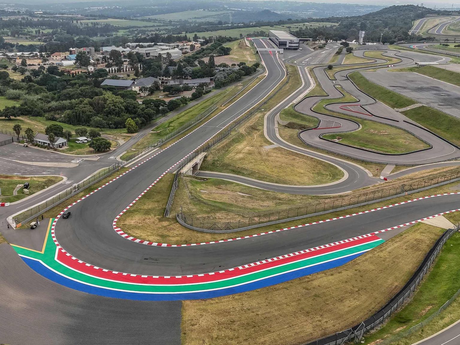 جنوب أفريقيا تسعى للعودة إلى “فورمولا 1” بعد غياب 3 عقود