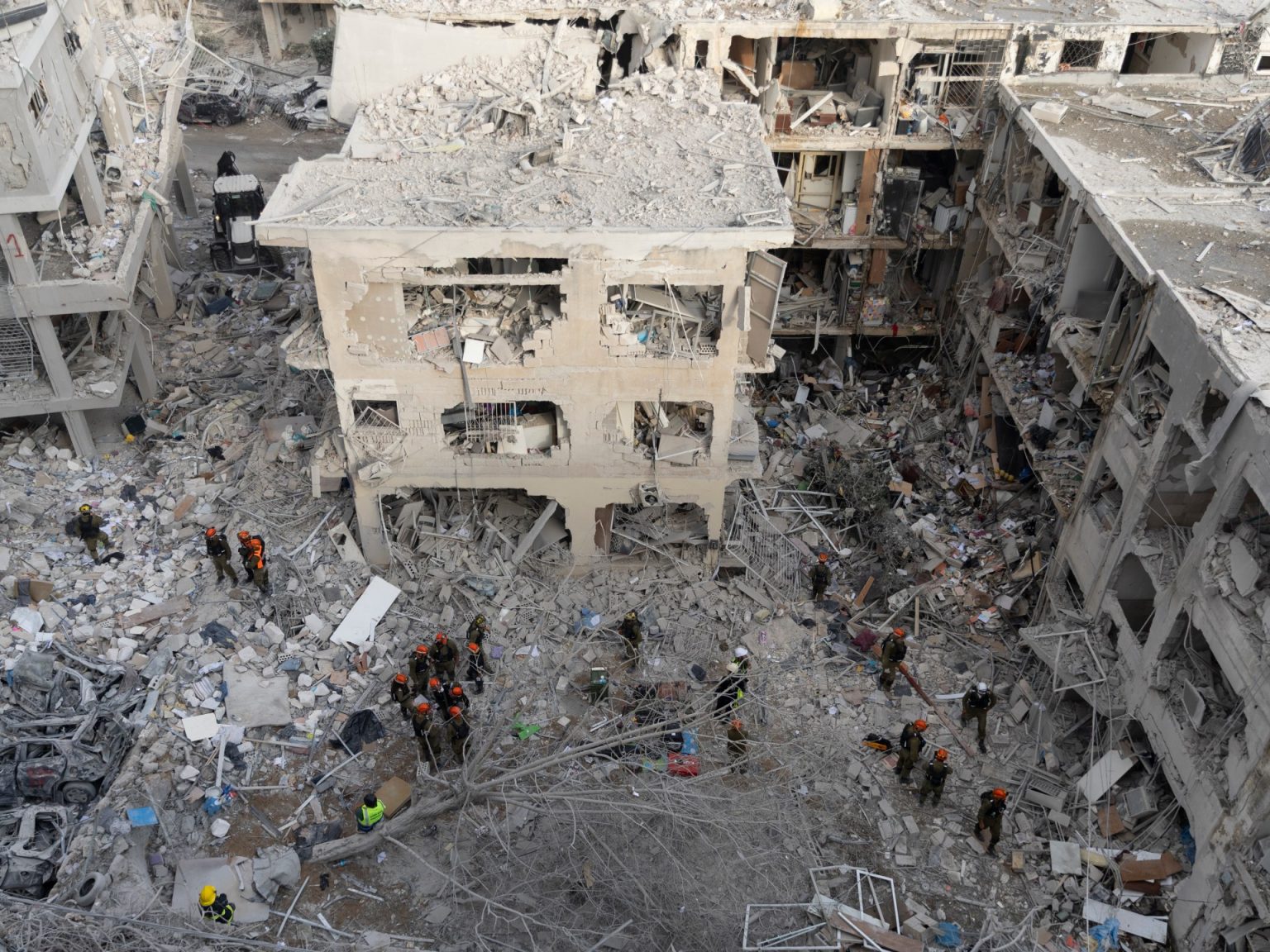 هآرتس: ترميم المباني في بات يام سيستغرق 5 سنوات