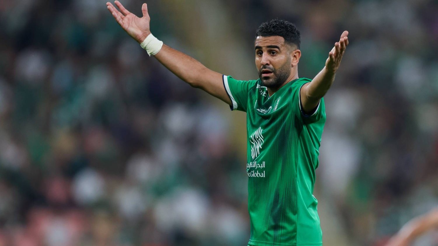 رياض محرز: أتمنى انضمام ميسي للأهلي.. والدوري السعودي يقترب من الكبار ولكن لم يصل بعد