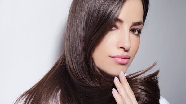 خلطة طبيعية لعلاج الشعر التالف واستعادة اللمعان