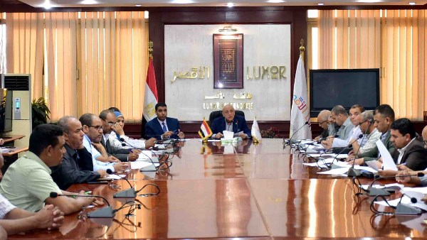 التقنين والمتغيرات المكانية..محافظ الأقصر يوجه بسرعة إنجاز الملفين
