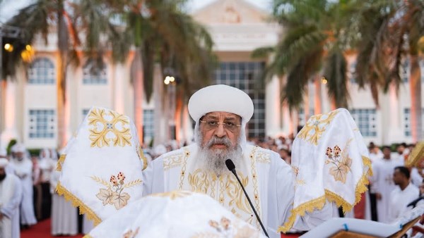 البابا تواضروس يصلي القداس مع شباب ملتقى لوجوس الخامس