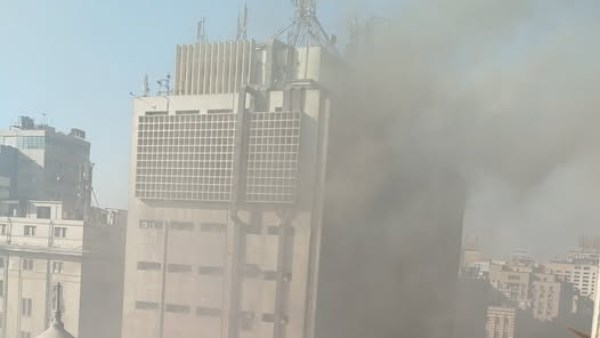 بسبب الأدخنة .. الأمن يخلي موظفي مبنى سنترال رمسيس بسبب الأدخنة .. الأمن يخلي موظفي مبنى سنترال رمسيس