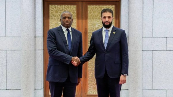بريطانيا تعيد علاقاتها الدبلوماسية مع سوريا بعد 14 عامًا من الحرب