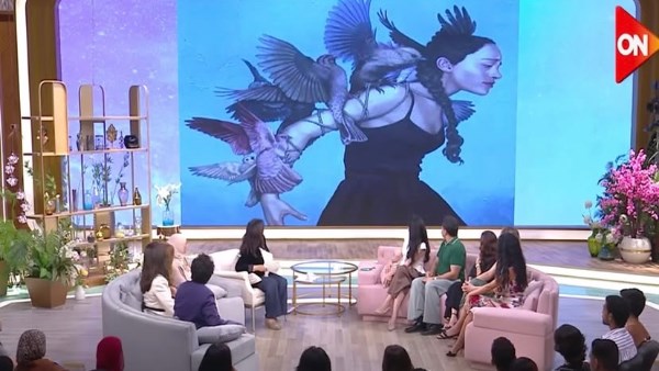 أول تعليق من الفنانة الدينماركية بعد منشور مني الشاذلي ..ماذا طلبت منها ؟