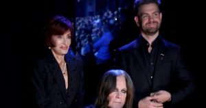 يشيد جاك أوزبورن بعد حفل أبي أوزكي أوزبورن النهائي النجمي